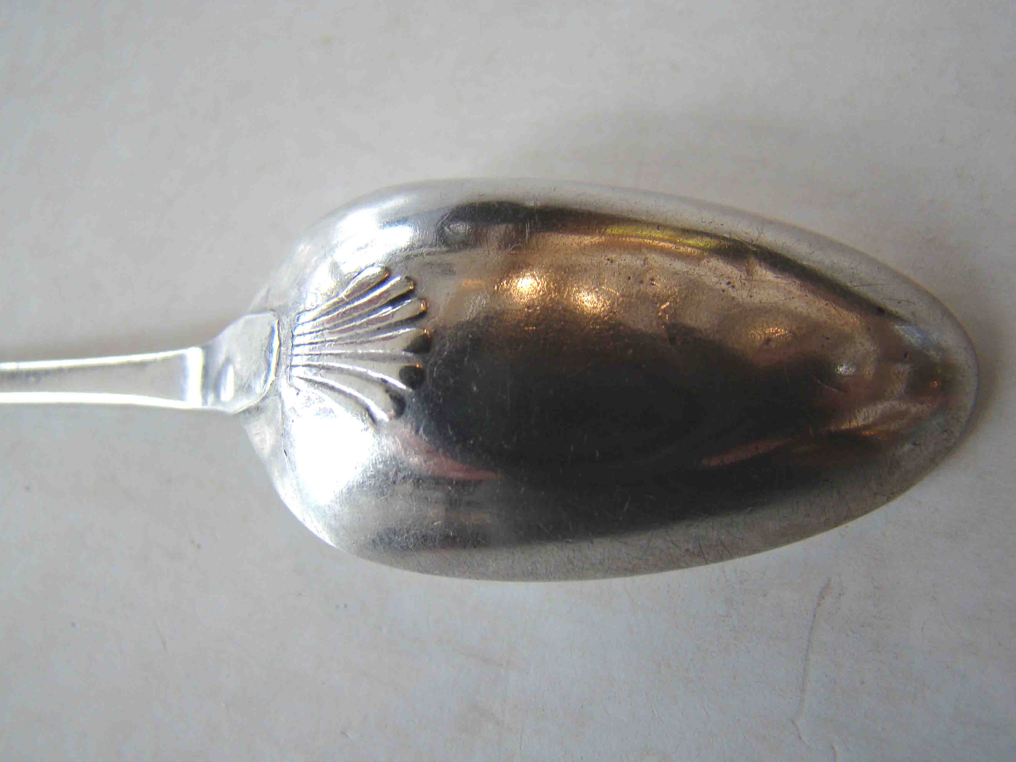 A fine silver teaspoon by Boston silversmith BENJAMIN BURT (1729-1805) circa 1775-1780 — image 4